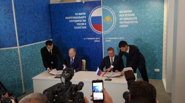 Губернатор Бурков будет ковать кадры для Омской области в МГИМО 