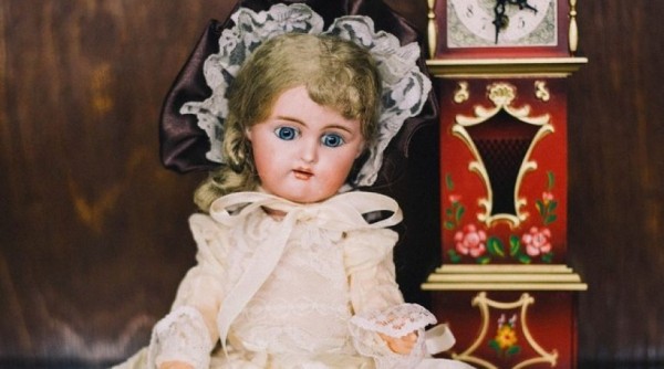 Начала кукла. Антикварные куклы bru jeune. Начала кукла. Немецкие куклы. Старинные фарфоровые куклы 19 века.