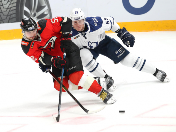 Дубль Бека и фантастический третий период! «Авангард» обыграл «Динамо» Мск перед перерывом
Дубль Бека и фантастический третий период! «Авангард» обыграл «Динамо» Мск перед перерывом