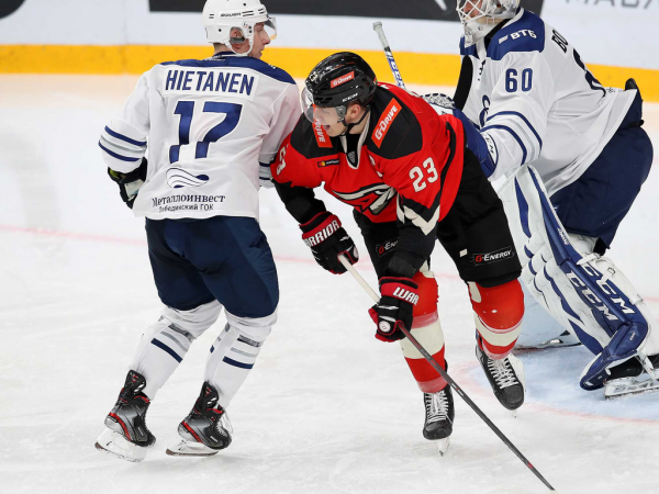 Дубль Бека и фантастический третий период! «Авангард» обыграл «Динамо» Мск перед перерывом
Дубль Бека и фантастический третий период! «Авангард» обыграл «Динамо» Мск перед перерывом