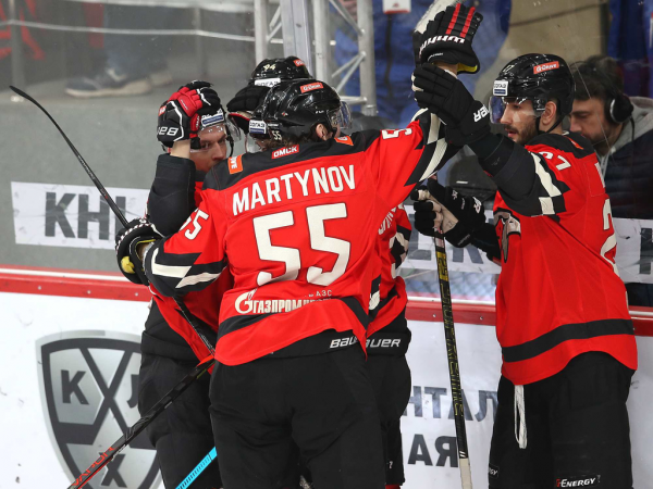 Дубль Бека и фантастический третий период! «Авангард» обыграл «Динамо» Мск перед перерывом
Дубль Бека и фантастический третий период! «Авангард» обыграл «Динамо» Мск перед перерывом