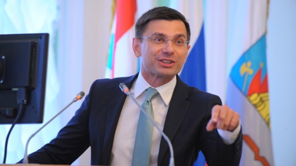 Женатый омский депутат поселился у одинокой чиновницы Любинского района Женатый омский депутат поселился у одинокой чиновницы Любинского района