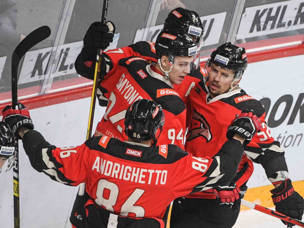 Дубль Бека и фантастический третий период! «Авангард» обыграл «Динамо» Мск перед перерывом
Дубль Бека и фантастический третий период! «Авангард» обыграл «Динамо» Мск перед перерывом