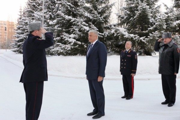 Министр внутренних дел РФ Владимир Колокольцев прогулялся по Омской академии МВД