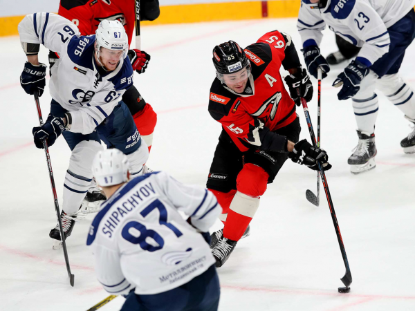 Дубль Бека и фантастический третий период! «Авангард» обыграл «Динамо» Мск перед перерывом
Дубль Бека и фантастический третий период! «Авангард» обыграл «Динамо» Мск перед перерывом