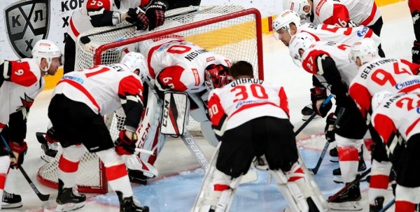 Омский "Аванагард" лишился вратаря до конца сезона Омский "Аванагард" лишился вратаря до конца сезона