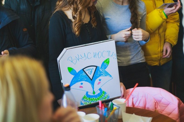 Пиццу заказывали? Как в Новосибирске делают итальянское блюдо с американским акцентом и капелькой добра Пиццу заказывали? Как в Новосибирске делают итальянское блюдо с американским акцентом и капелькой добра