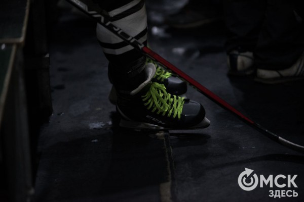 Скрестить клюшки! В Омске открылся сезон детского дворового хоккея Скрестить клюшки! В Омске открылся сезон детского дворового хоккея