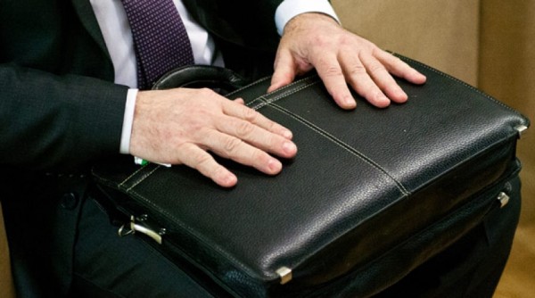 Директора организации в Омской области наказали за устройство на работу экс-чиновника