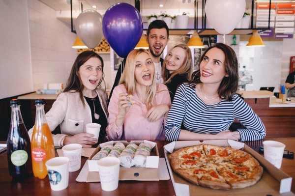 Пиццу заказывали? Как в Новосибирске делают итальянское блюдо с американским акцентом и капелькой добра Пиццу заказывали? Как в Новосибирске делают итальянское блюдо с американским акцентом и капелькой добра