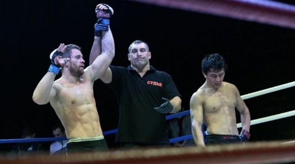 Омские бойцы одержали три победы на турнире по профессиональному боевому самбо Омские бойцы одержали три победы на турнире по профессиональному боевому самбо