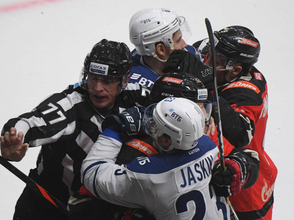 Дубль Бека и фантастический третий период! «Авангард» обыграл «Динамо» Мск перед перерывом
Дубль Бека и фантастический третий период! «Авангард» обыграл «Динамо» Мск перед перерывом