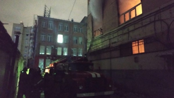 В Омске горят офисные помещения на проспекте Маркса