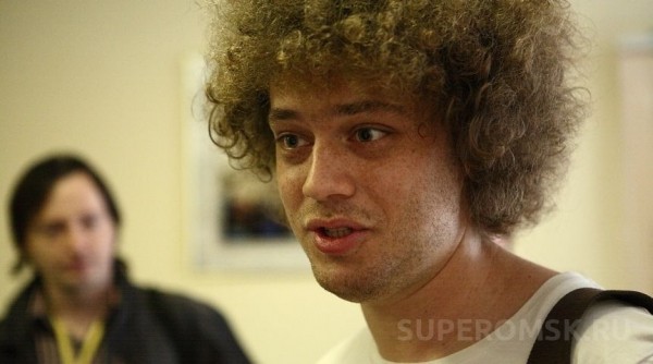 Варламов отсудил у омского СМИ 100 тысяч за фотографии Путина и гей-парада Варламов отсудил у омского СМИ 100 тысяч за фотографии Путина и гей-парада