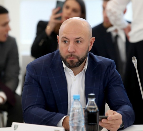 
        Максим Сушинский: «Новые размеры площадок повысят уровень нашего хоккея»
      