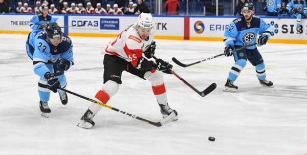 "Авангард" потерпел крупное поражение в сибирском дерби