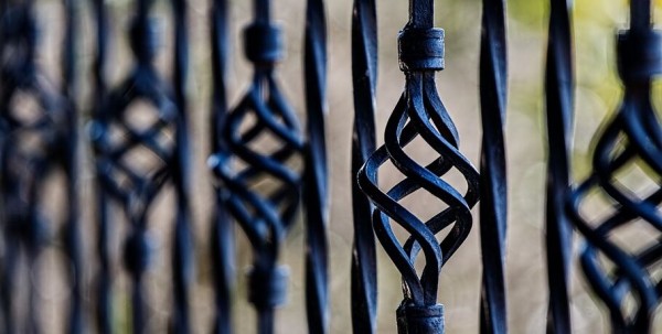 В мэрии рассказали, куда пропал забор из центра Омска