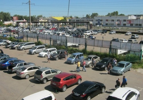 Сын Варнавского отстоял право на участок под авторынком на Левобережье Омска