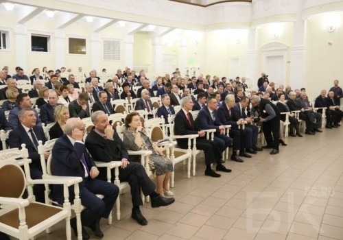 Бывшие и нынешние: Горсовет отпраздновал юбилей и принял поздравления