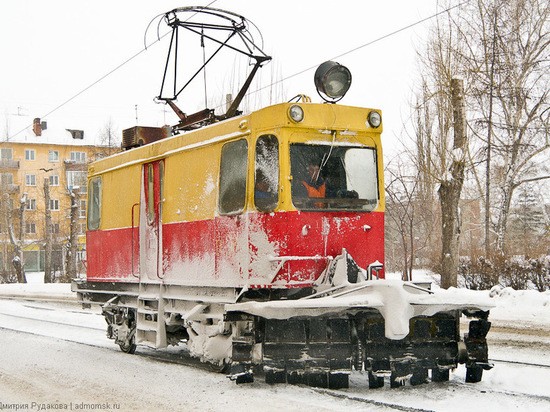 Снегоуборочная техника по очистке трамвайных путей выведена на линию