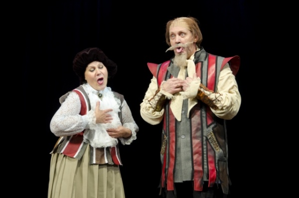 Месье Гарпагон и его дети. Сергей Оленберг поставил мольеровского «Скупого» Месье Гарпагон и его дети. Сергей Оленберг поставил мольеровского «Скупого»