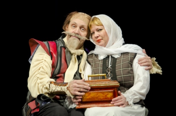 Месье Гарпагон и его дети. Сергей Оленберг поставил мольеровского «Скупого» Месье Гарпагон и его дети. Сергей Оленберг поставил мольеровского «Скупого»