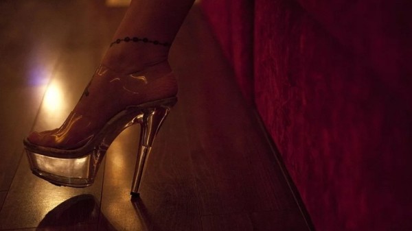 В Омске водителя трамвая застукали за неприличным занятием