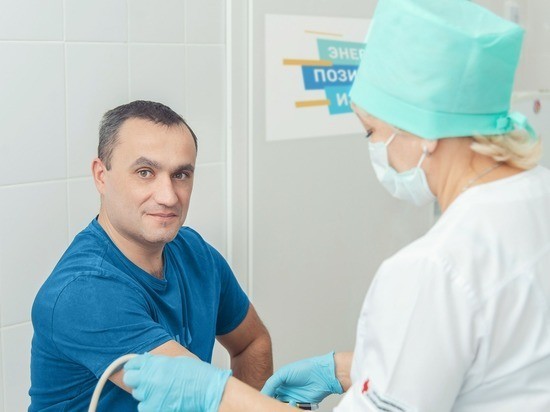 Волонтеры Омского НПЗ провели массовый День донора