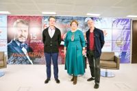 Аскар Абдразаков закрыл Год театра в Омске