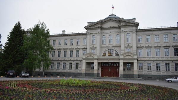 Омские депутаты скрывают бизнесы, доходы и гаражи