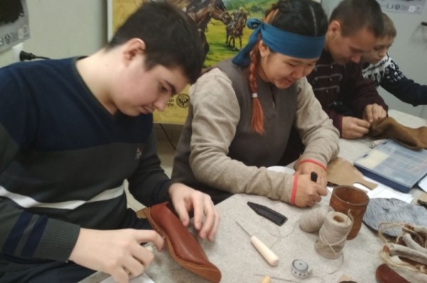 Омские реконструкторы восстанавливают облик служилых людей XVI века