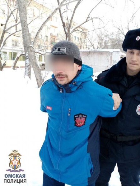 В Омске полиция по горячим следам задержала обидчиков ребёнка
