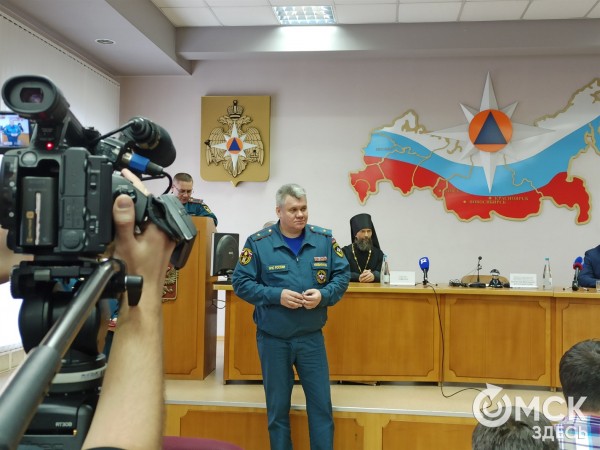 Глава омского МЧС будет окунаться в праздник Крещения