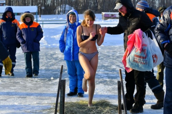 В Крещение тысячи омичей окунулись в купели