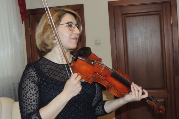 Музыканты Омской филармонии будут играть на скрипке, которой 119 лет