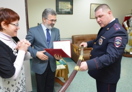 СМИ: уволенный за пьяную драку экс-начальник омской полиции хочет стать главой Черлакского района СМИ: уволенный за пьяную драку экс-начальник омской полиции хочет стать главой Черлакского района