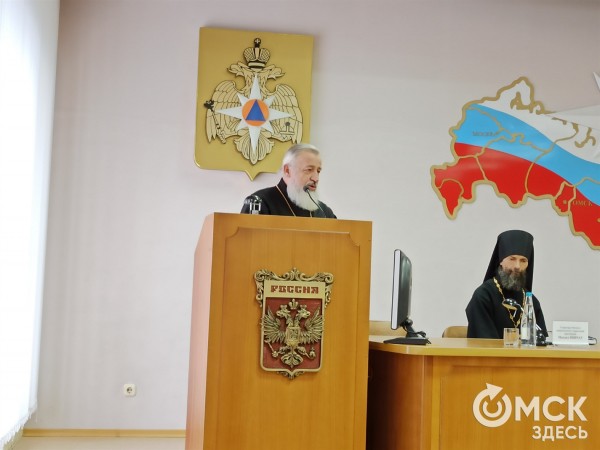 Глава омского МЧС будет окунаться в праздник Крещения