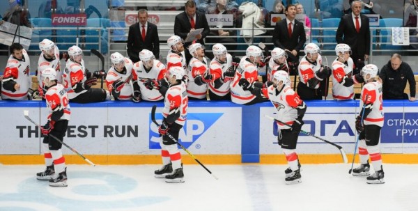 Омский "Авангард" одержал восьмую победу подряд