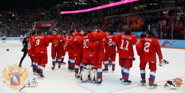 Воспитанники омского "Авангарда" выиграли золотые медали на юношеской Олимпиаде Воспитанники омского "Авангарда" выиграли золотые медали на юношеской Олимпиаде