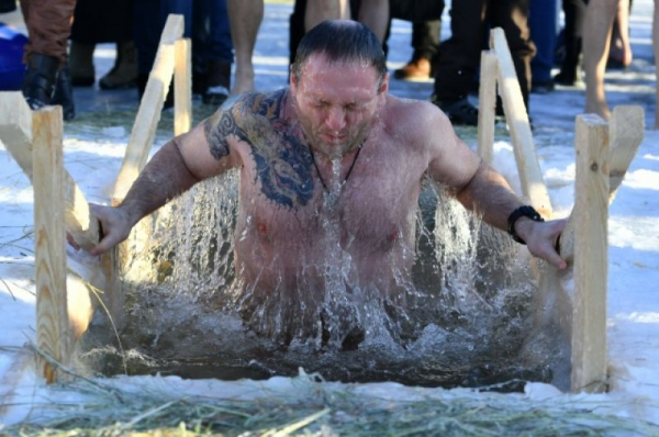 В крещенские купели окунулись более 8000 омичей