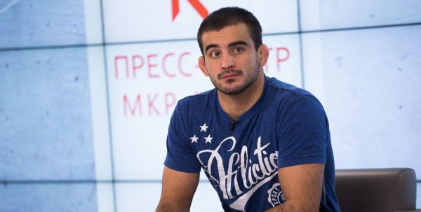 У омского бойца Корешкова родилась дочь У омского бойца Корешкова родилась дочь