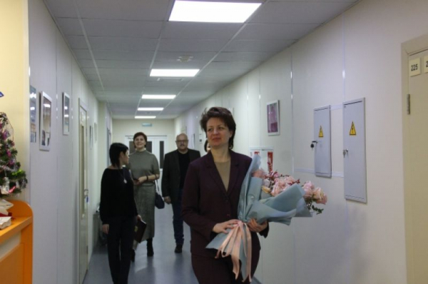 В Омске первому новорожденному в году впервые вручили 20 тысяч рублей