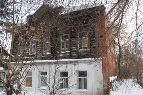 Руины и тлен: корреспонденты БК55 прогулялись по заброшенным зданиям Омска