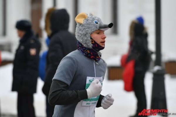 В омском Рождественском полумарафоне победил житель Ханты-Мансийска