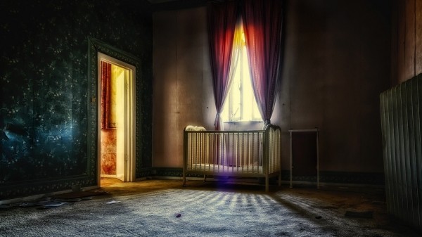 Омичка, которая собирала 15 млн на лечение сына, похоронила ребенка. Теперь от нее требуют вернуть деньги