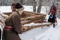 Прикосновенный образ. Омские мастера Минины создают резные иконы