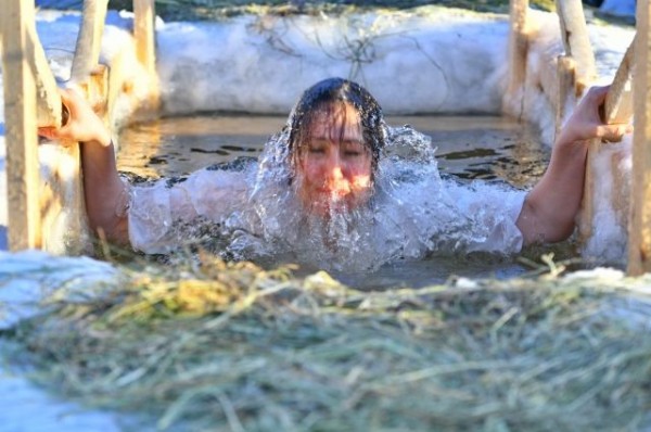 В крещенские купели окунулись более 8000 омичей