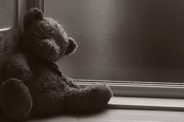 Жителя Омской области подозревают в изнасиловании своих малолетних дочерей Жителя Омской области подозревают в изнасиловании своих малолетних дочерей