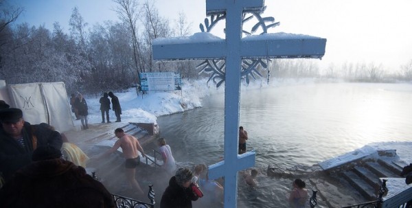 Глава омского МЧС будет окунаться в праздник Крещения
