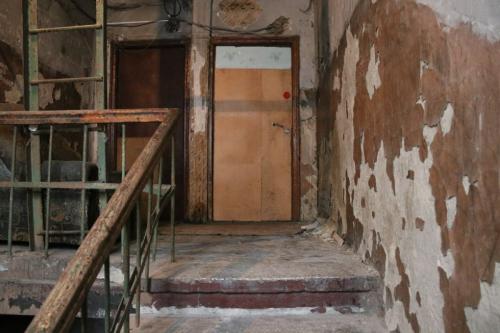 Руины и тлен: корреспонденты БК55 прогулялись по заброшенным зданиям Омска